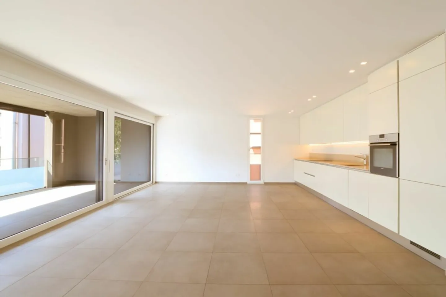 LOSONE - Wohnung zur Miete mit Parkplatz in der Garage - Foto 1 von 11