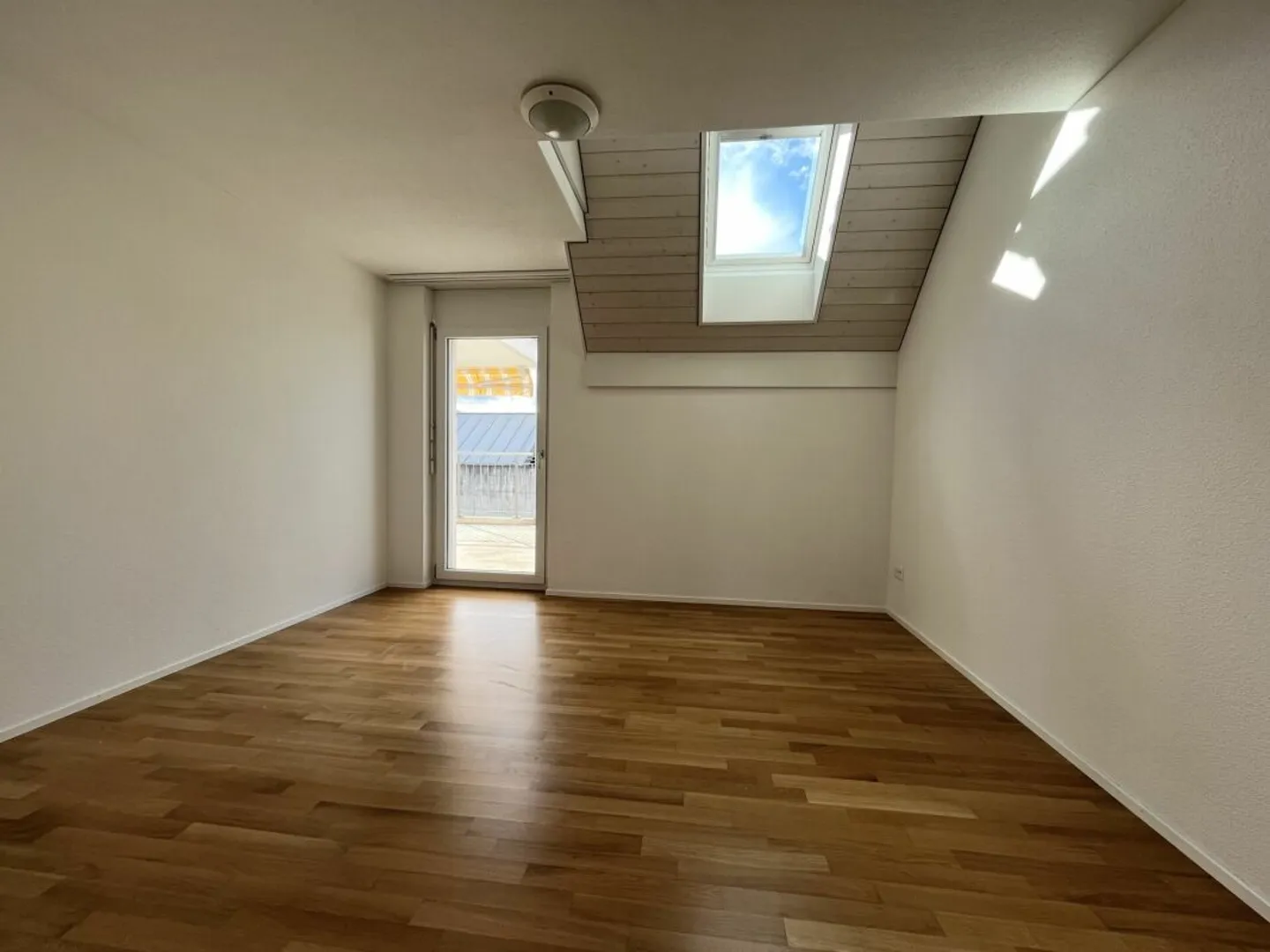 Helle und charmante 5.5-Zimmer-Dachwohnung - Photo 6 of 13