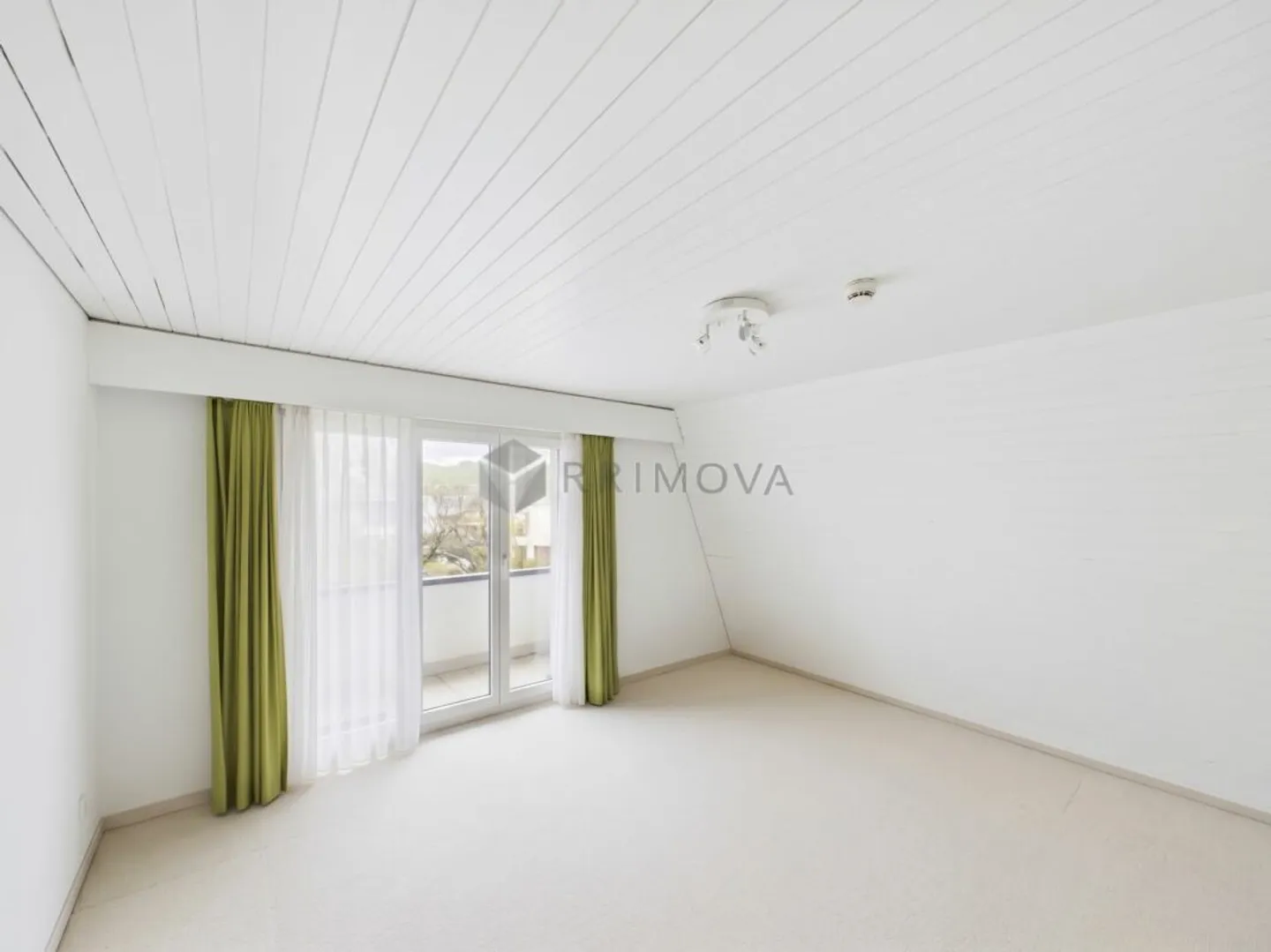 Exclusive Home with Lake View - Photo 5 of 9