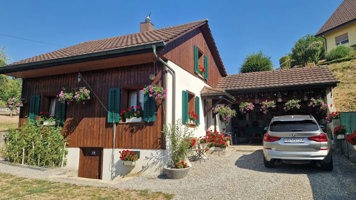 Une maison avec une histoire - et un terrain avec un avenir - Photo 1 sur 13
