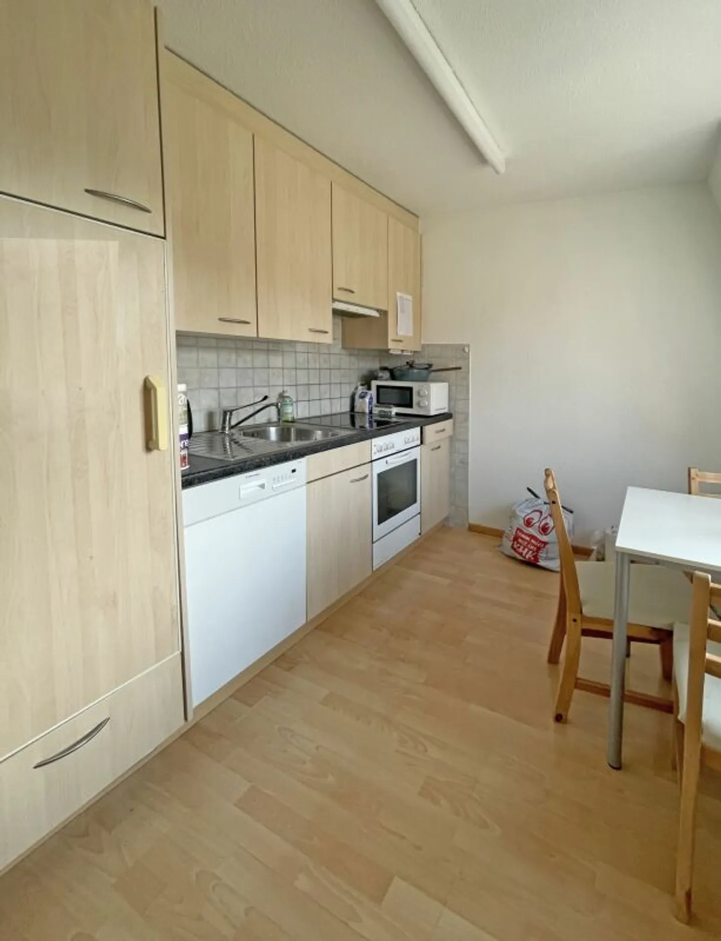 Beautiful, bright 3.0-room apartment in a central location in St. Gallen - Photo 4 of 7