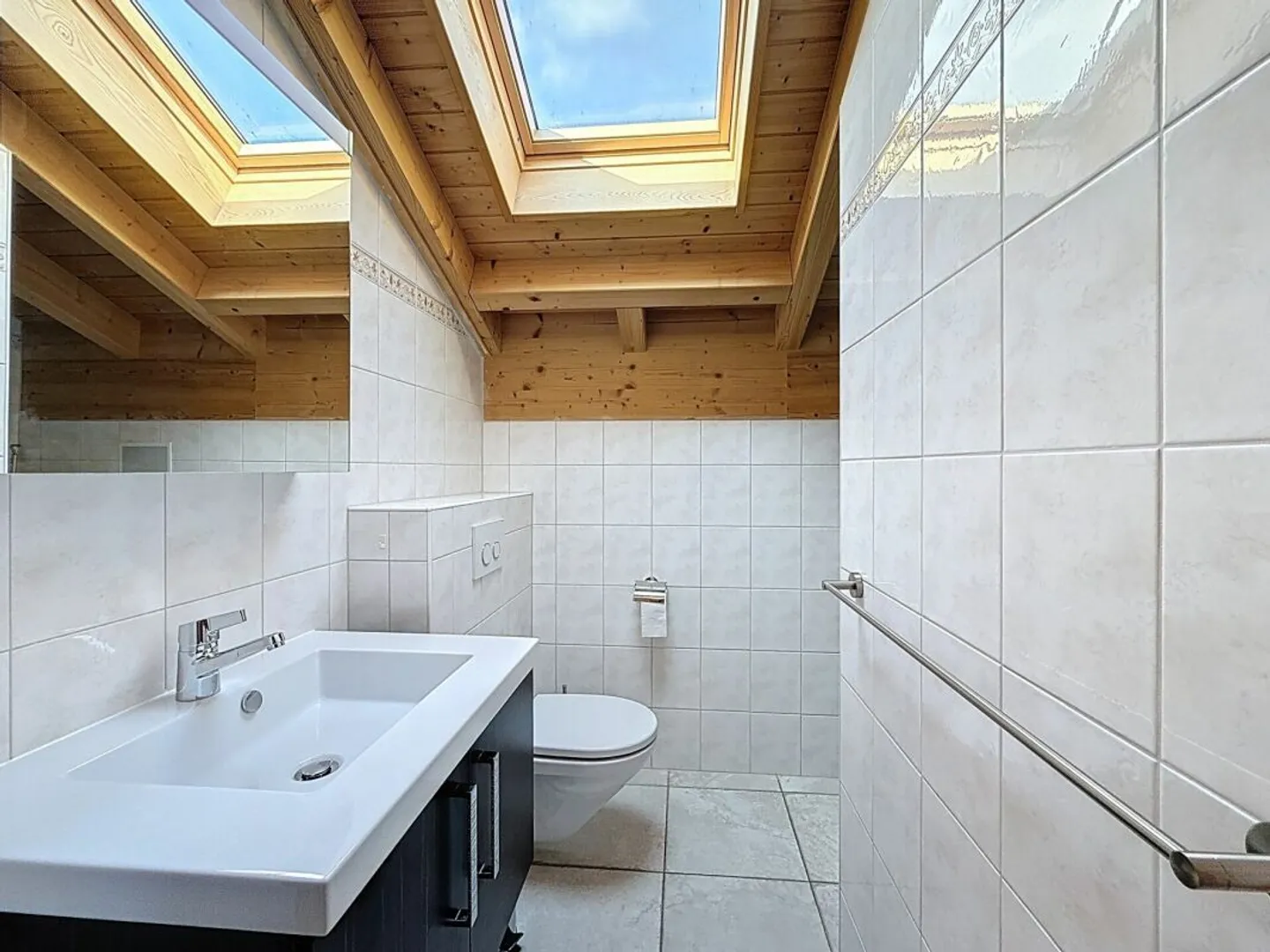 Wunderschöne Penthouse-Wohnung nach Süden mit großer Terrasse in Evionnaz - Foto 8 von 12