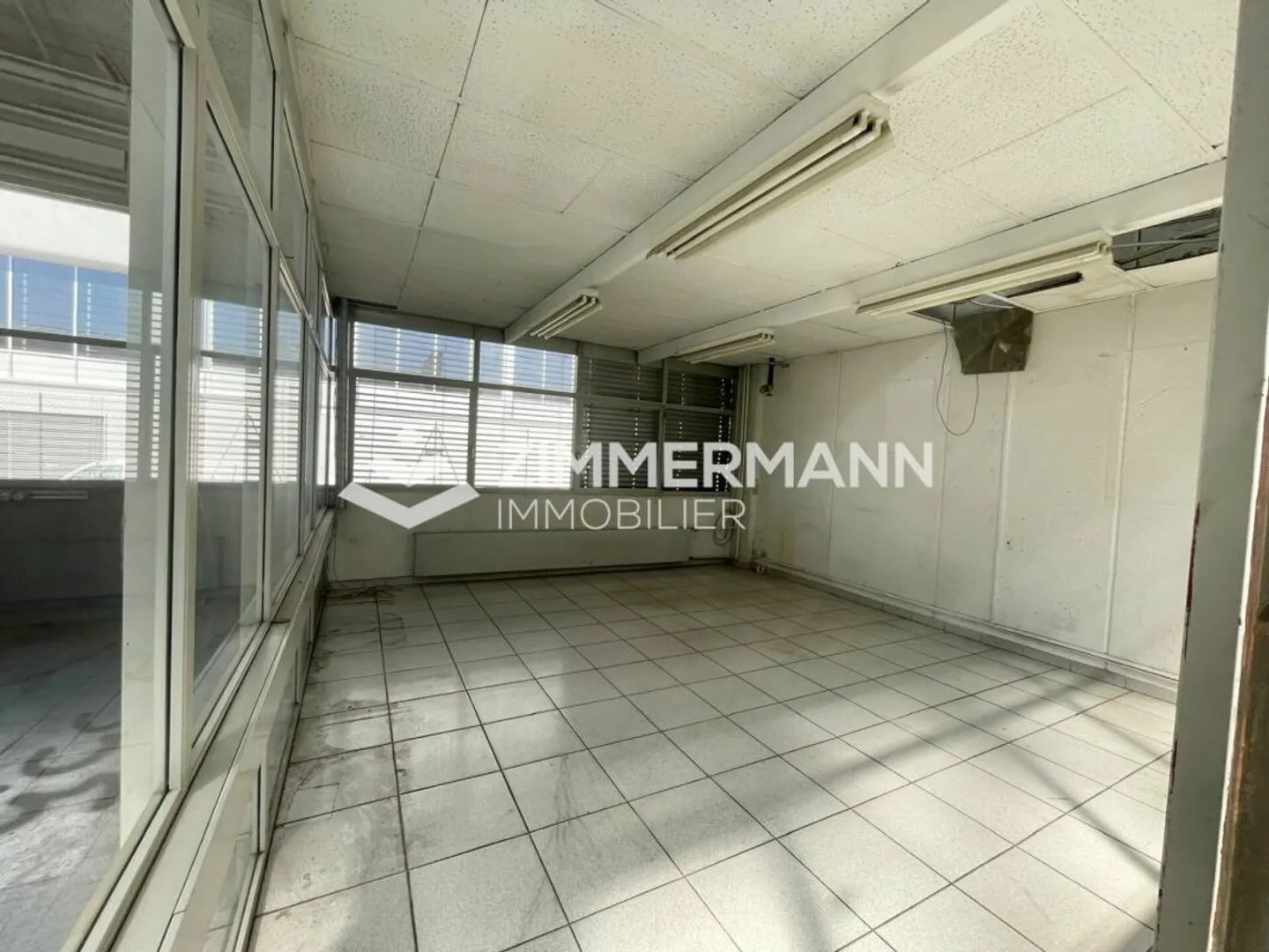 Ampio spazio industriale di 1.020 m² con area esterna a Meyrin - Foto 5 di 5