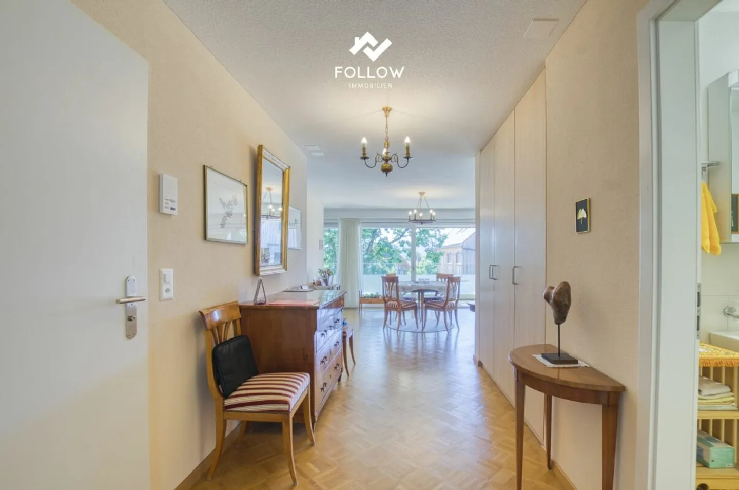 Light-Filled Dream Home: Elegant 4.5-Room Apartment in Prime Location in Brügg - Photo 7 of 13