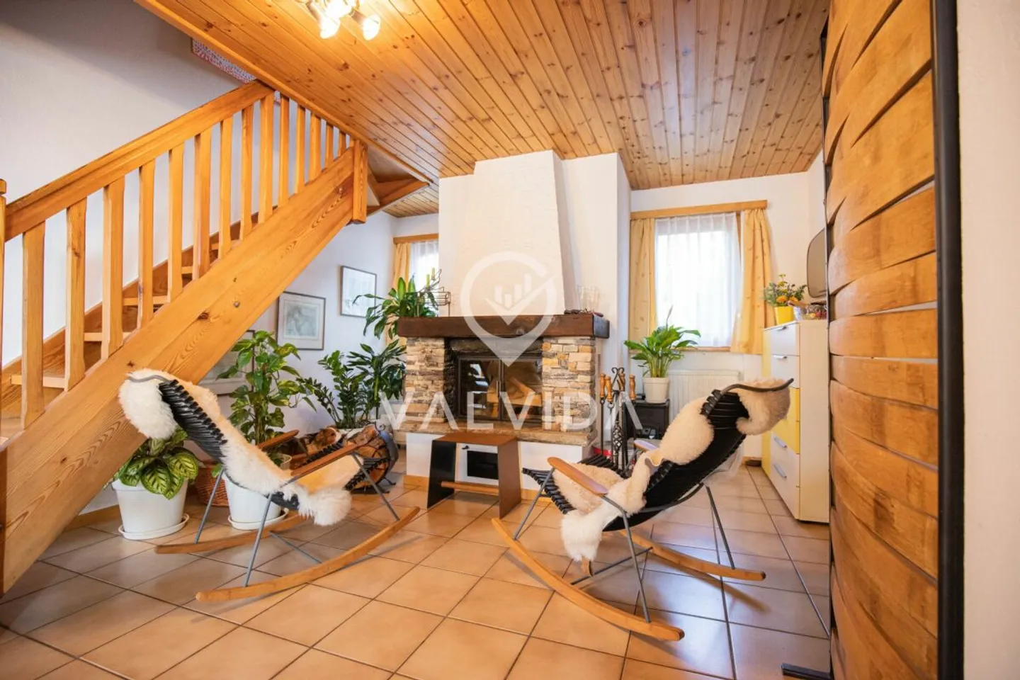 Charmante appartement duplex 3.5 pièces avec vue imprenable à Albinen - Photo 5 sur 13