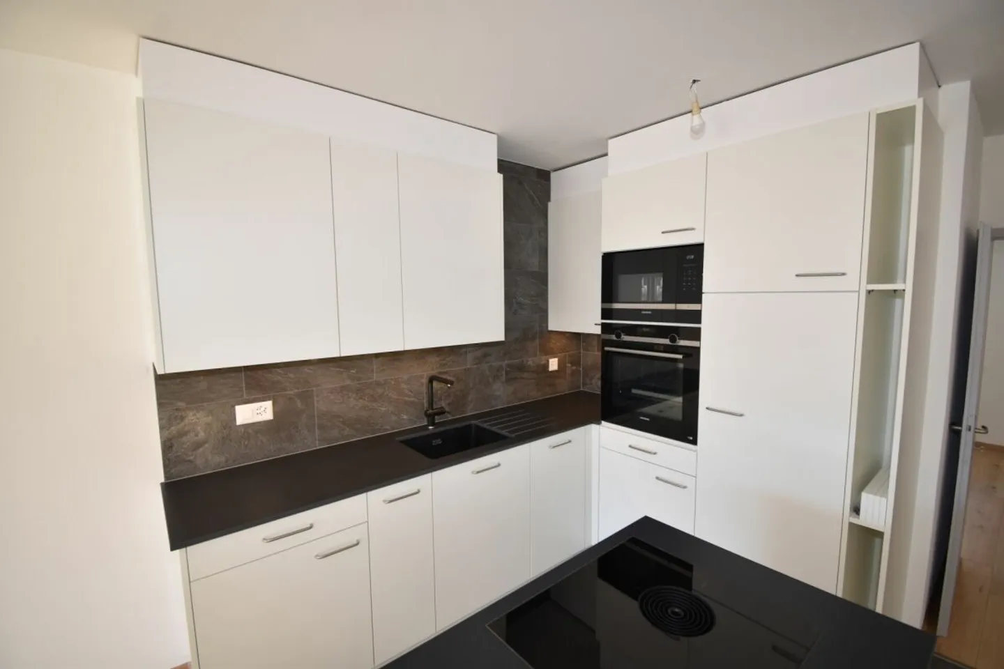 2,5 pièces entièrement rénové - Photo 3 of 9