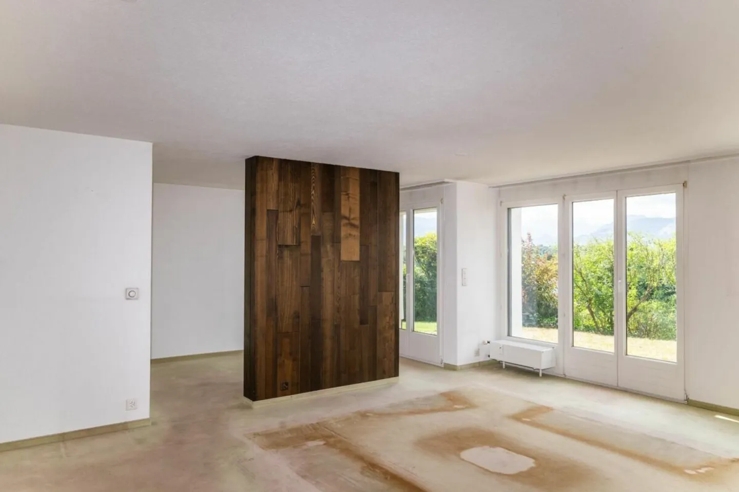 Detached single-family house with panoramic views and great potential - Photo 3 of 11