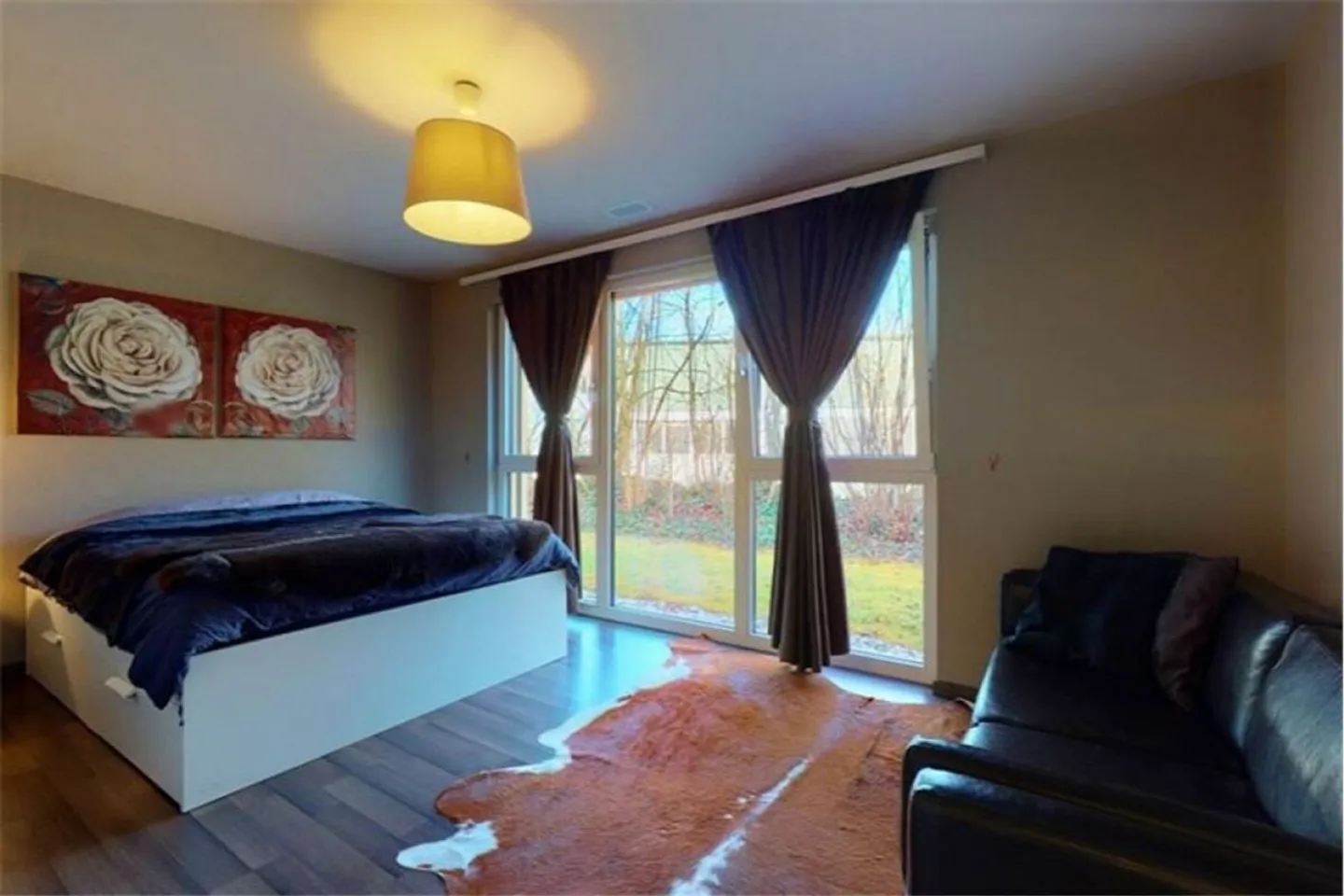 Stylish 4.5-room garden apartment with parking space in the garage and outdoor parking - Photo 10 of 12