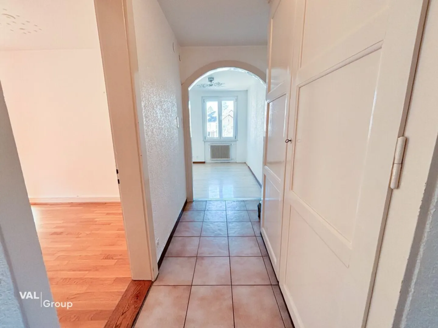 3.5 rooms on the 1st floor in the Centre of Grône - Photo 4 of 9