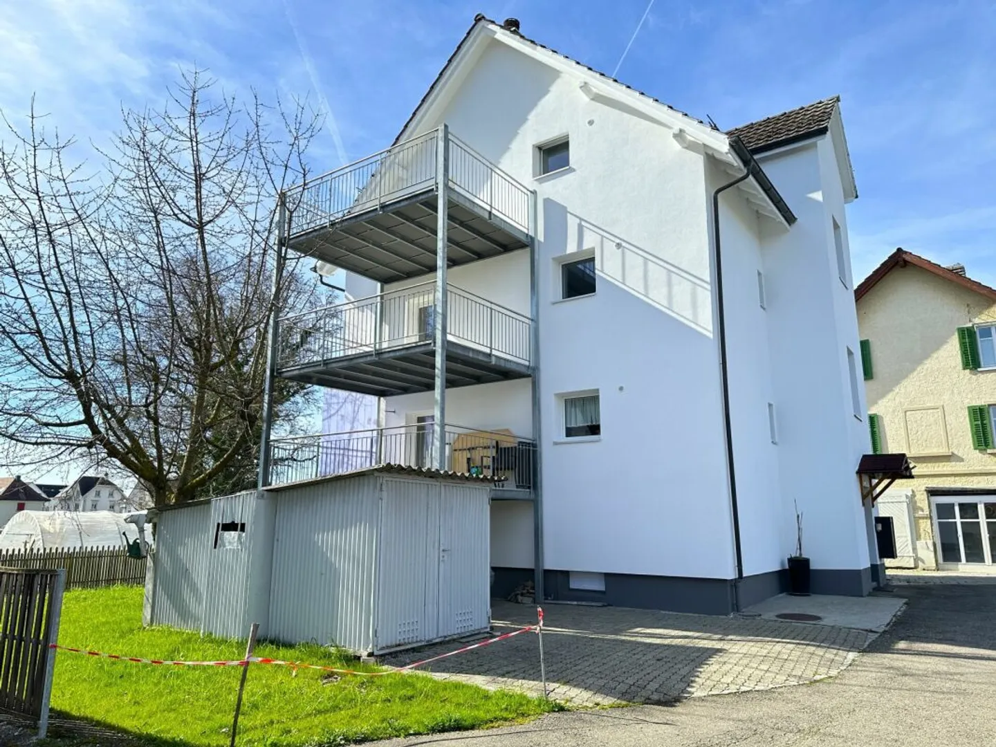 Casa trifamiliare - Foto 2 di 13