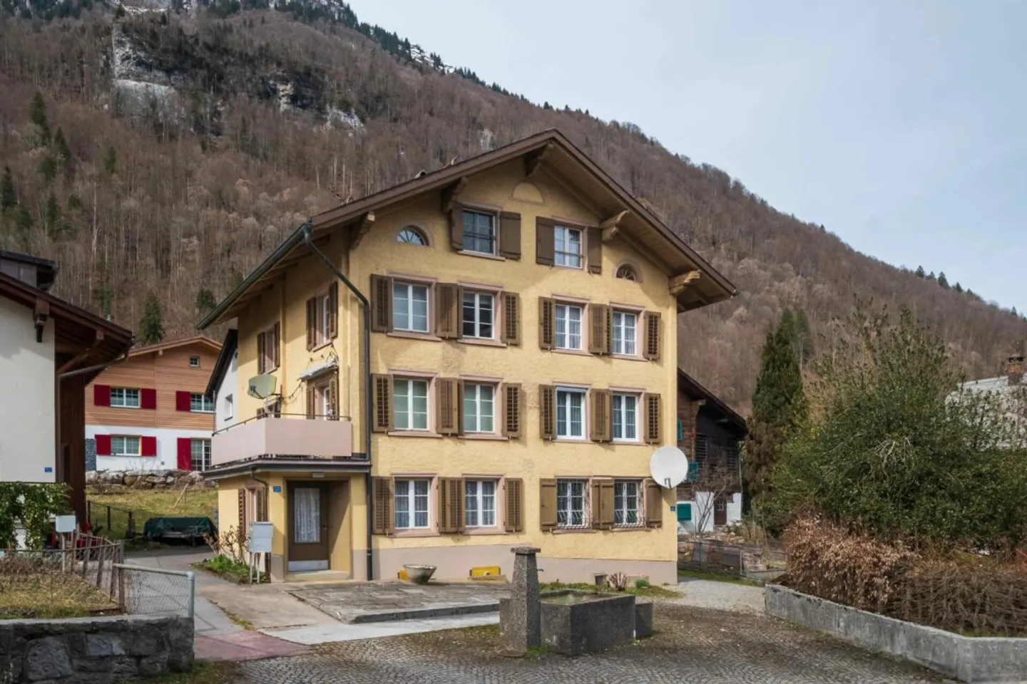 Maison individuelle jumelée de 5,5 pièces à Nidfurn GL - Photo 3 sur 13