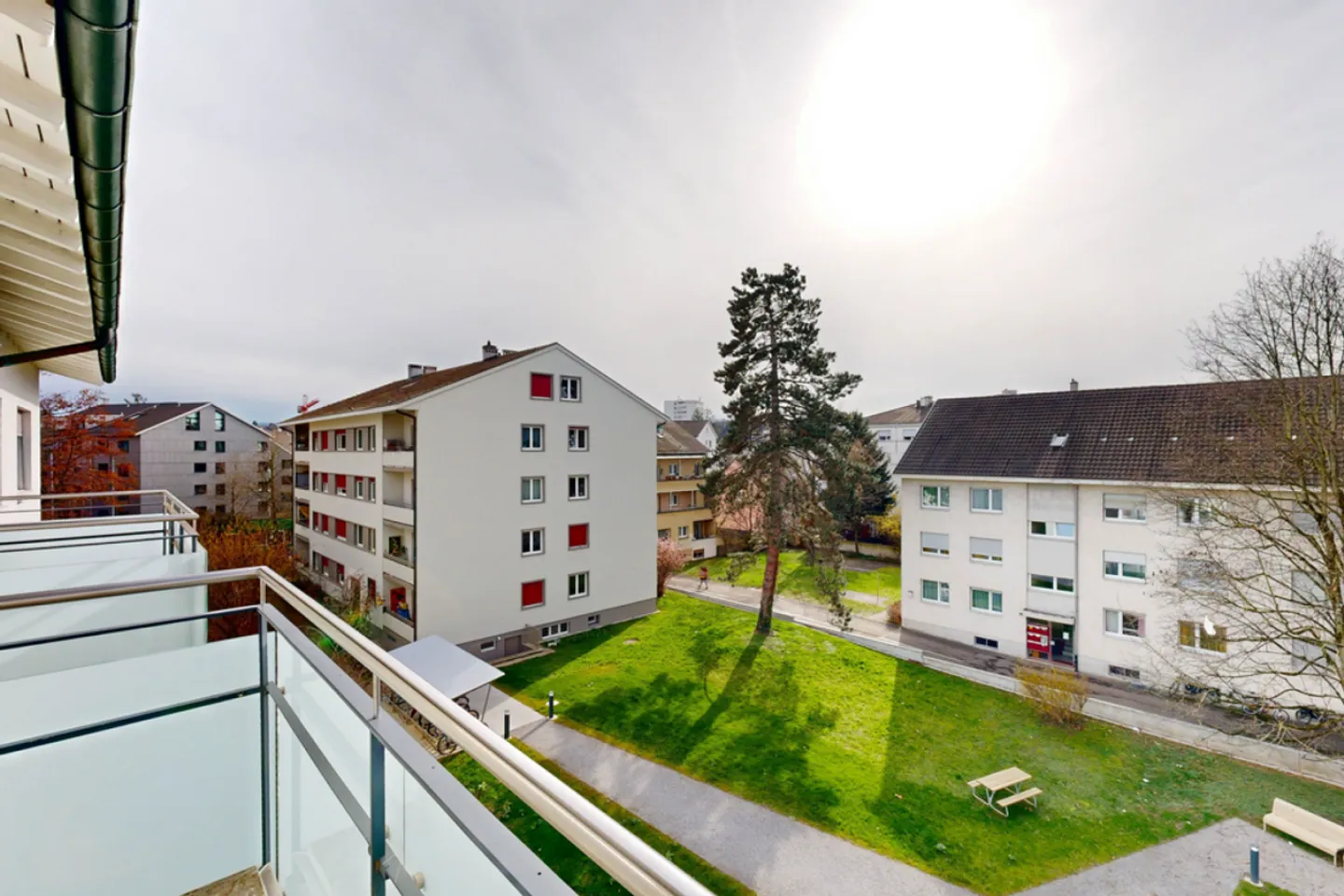 Appartement lumineux avec lave-linge-sèche-linge - Photo 3 sur 11