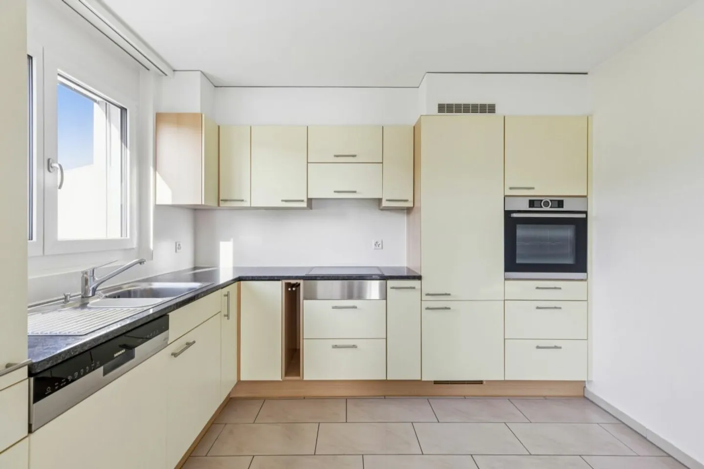 ZENTRAL - ZEITLOS - ZUHAUSE - Foto 4 von 13