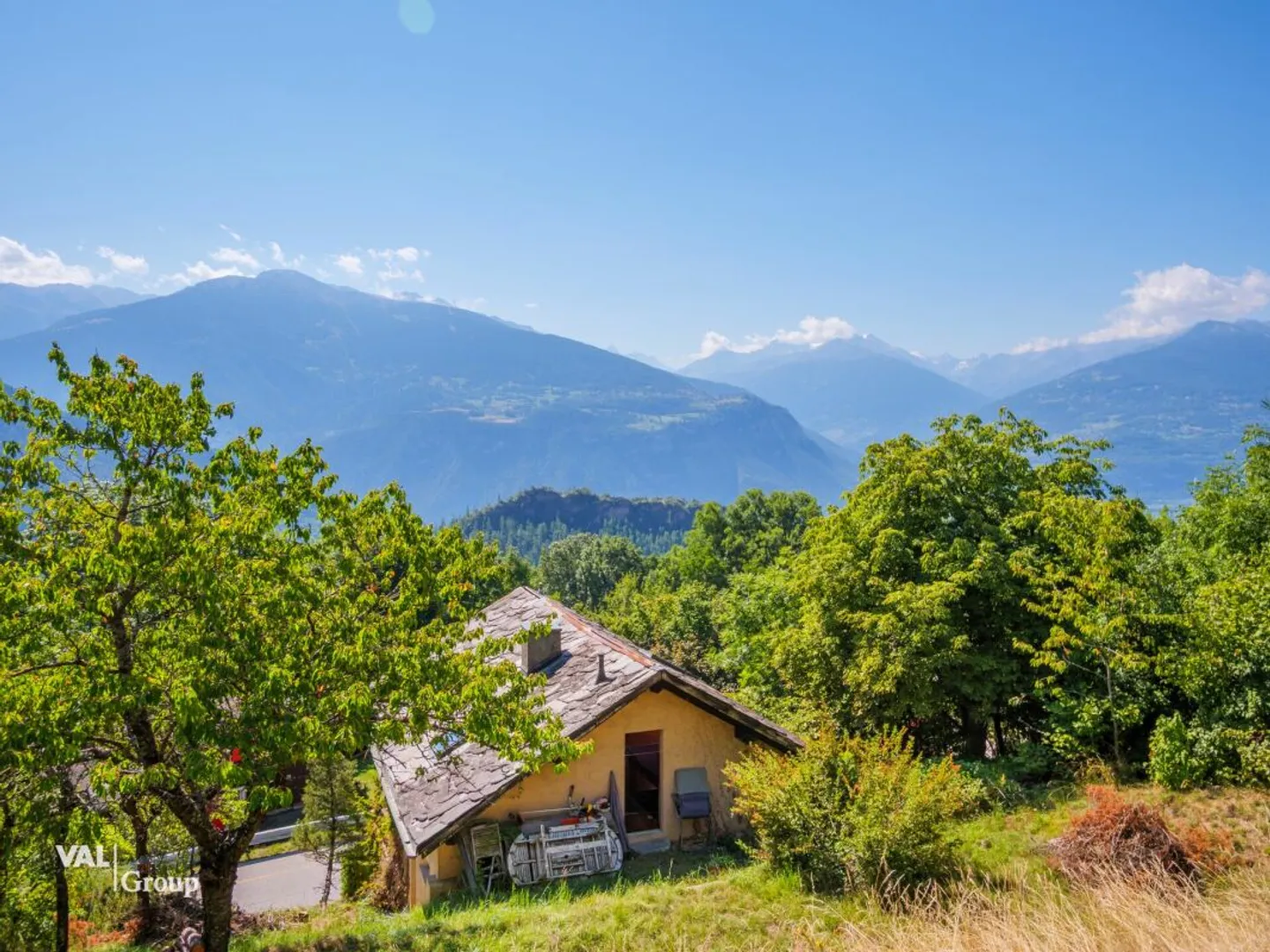 Seltene Gelegenheit: Haus mit 2.390 m² Grundstück in Ayent - Foto 11 von 12