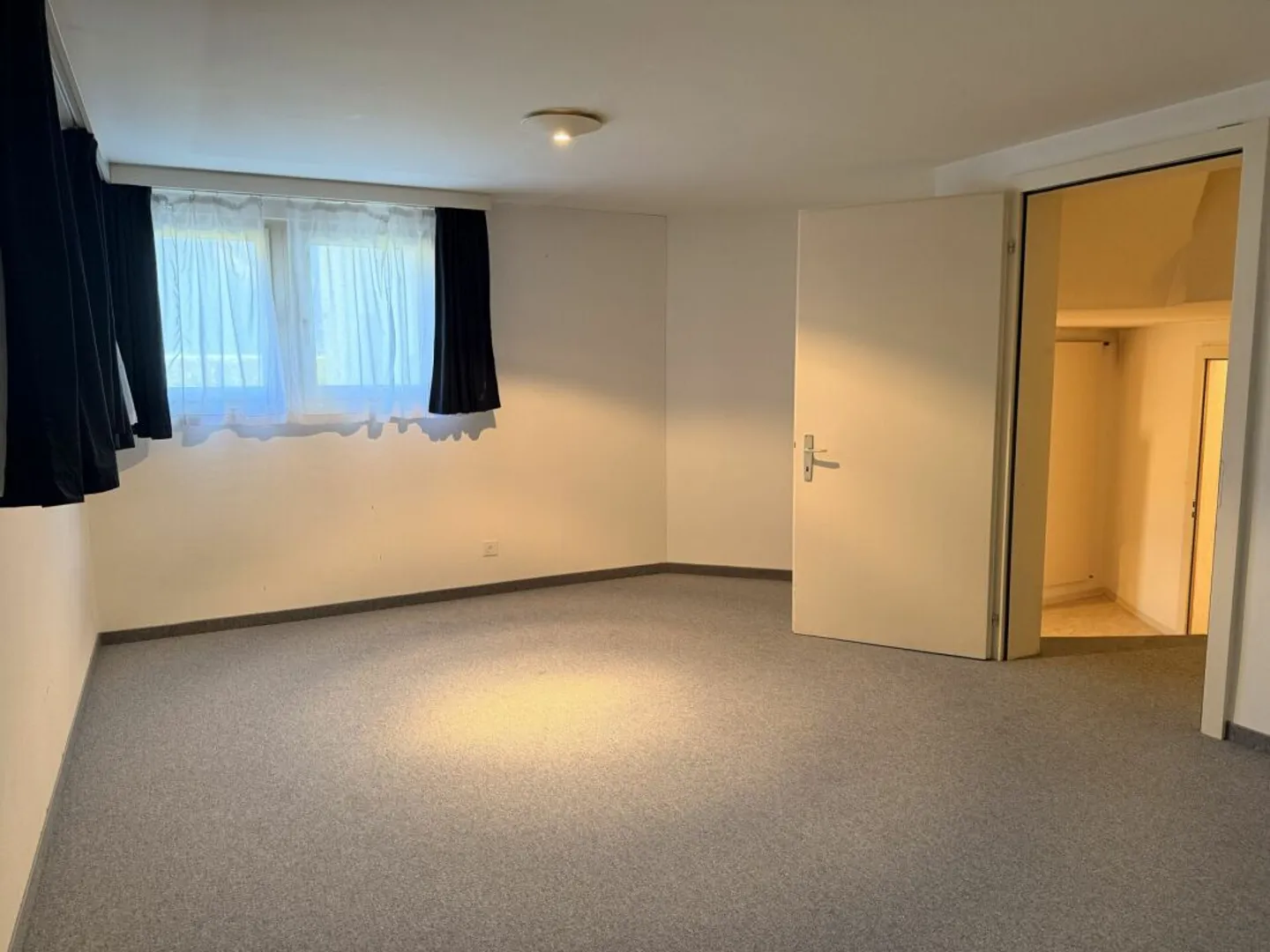 8 ½-Zi.-Einfamilienhaus mit 1 ½-Zi.-Wohnung an idyllischer Wohnlage mit herrlichem Weitblick - Photo 11 of 13