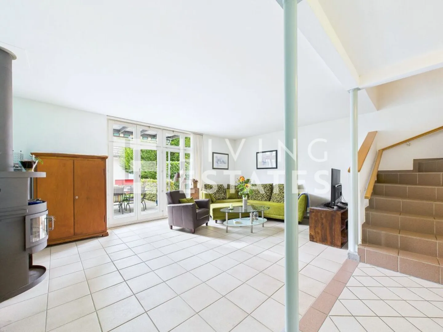 HAPPY FAMILY - Photo 3 of 13