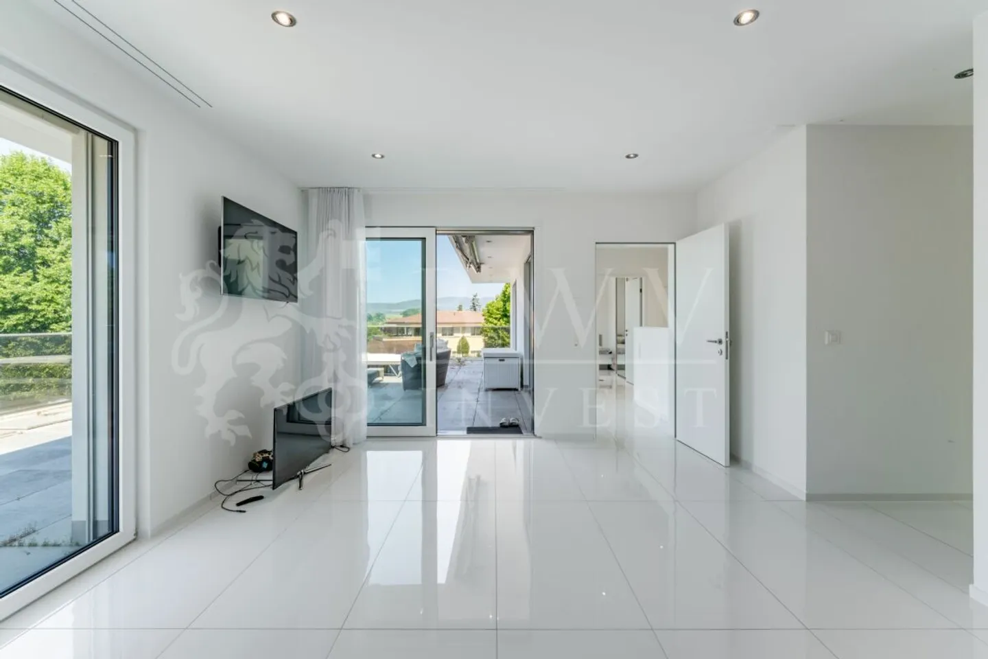 Modern Design House with Pool | 310 m² Living Space | Lots of Privacy - Photo 13 of 13