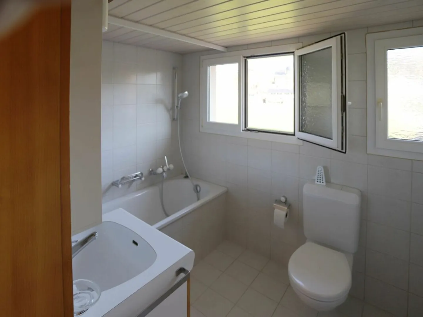 Cozy, centrally located 3-room attic apartment - Photo 5 of 5