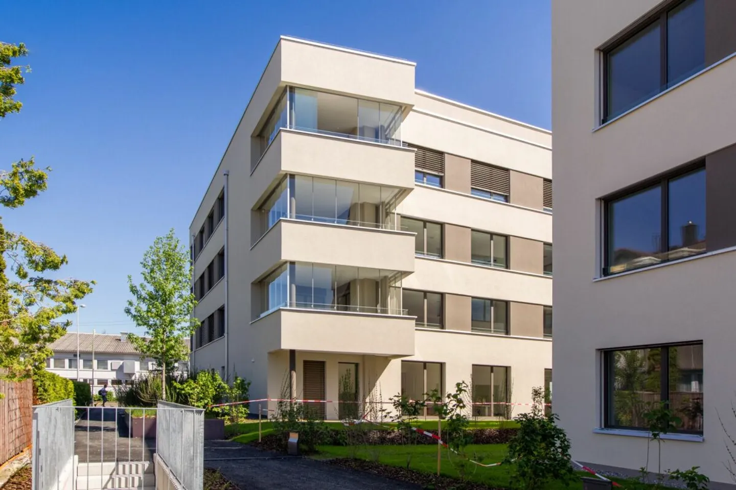 FELDPARK | Exclusive 3.5-room apartment in owner-occupied standard in a central location in Lachen SZ - Photo 13 of 13