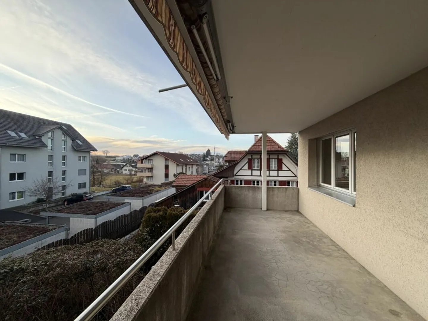 Appartement lumineux de 4.5 pièces avec grand balcon - Photo 12 sur 13