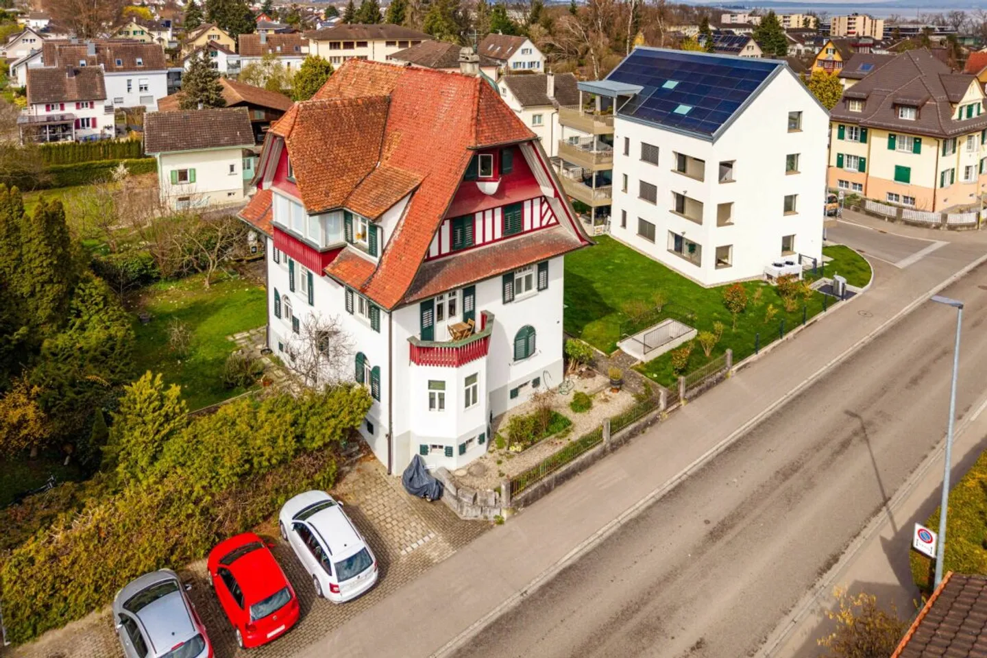 Bâtiment résidentiel historique (ENTIÈREMENT LOUE) avec 4 appartements (en propriété par étage) & 5 places de parking souterrain externes - Photo 2 sur 7