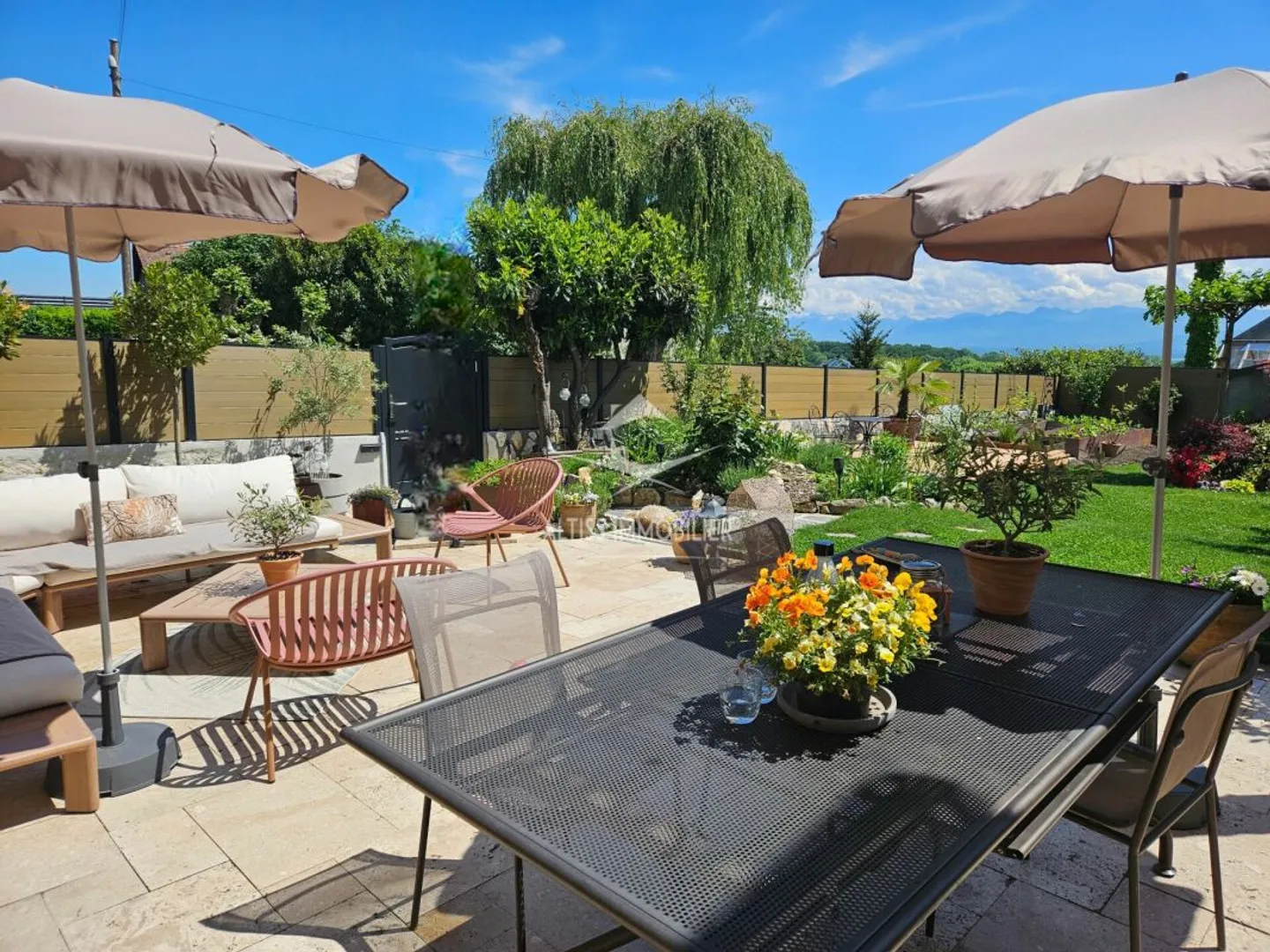 Charming fully renovated house - Photo 2 of 13