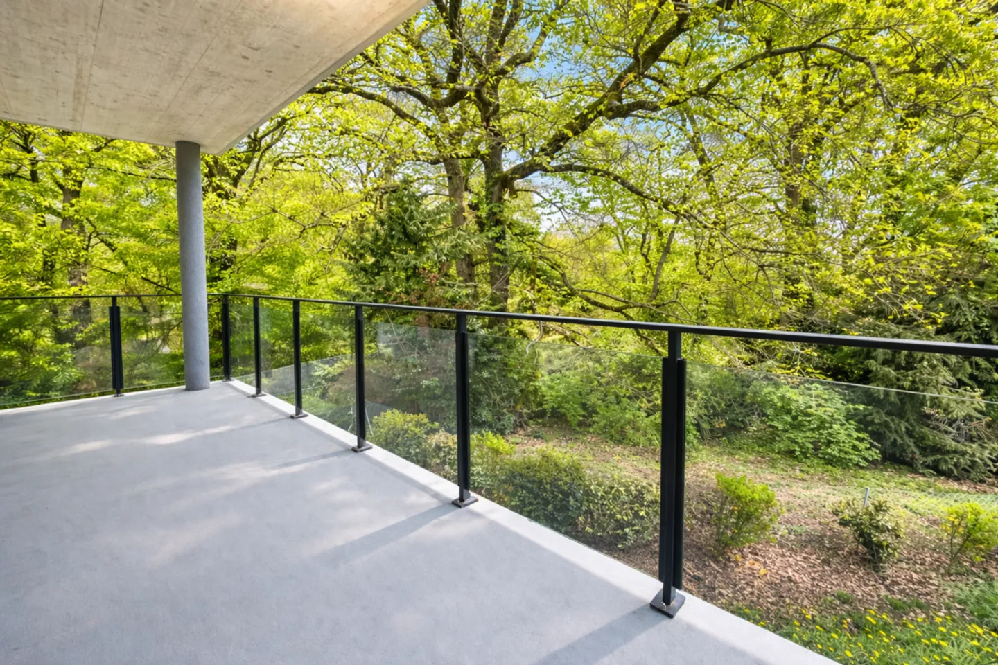 Zeitgemäße Wohnung mit Balkonen - Foto 1 von 13