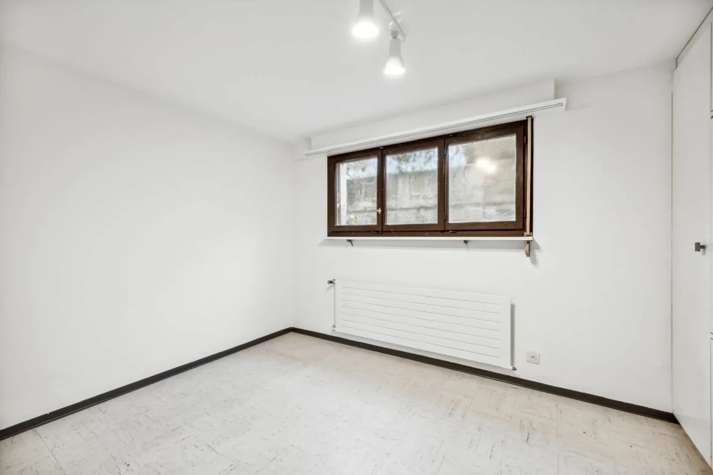 Charmante maison de ville 4 1/2 pièces avec salle de loisirs, jardin potager et garage - Photo 10 sur 13
