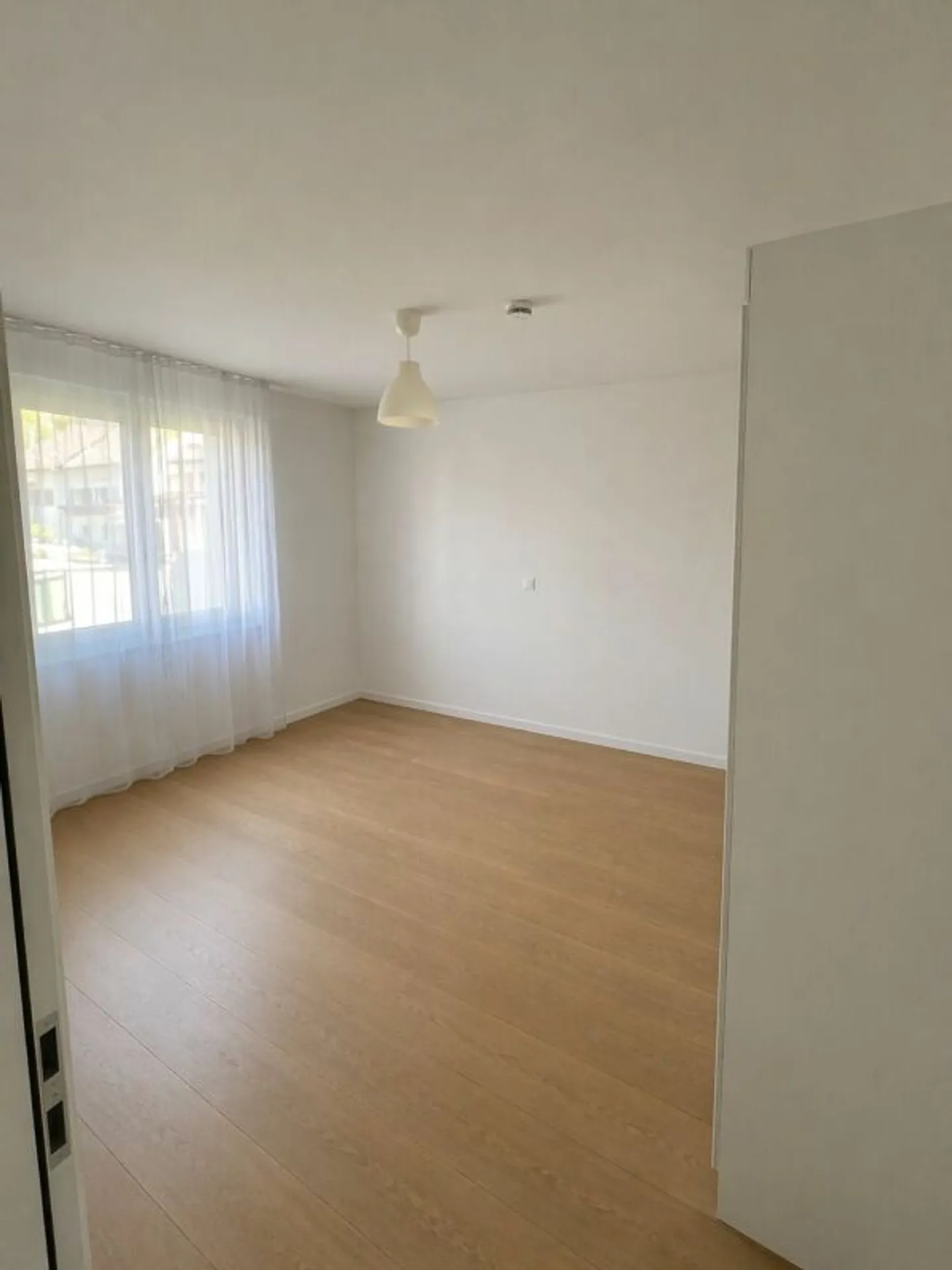 Appartement moderne et spacieux de 4,5 pièces - Photo 5 sur 9