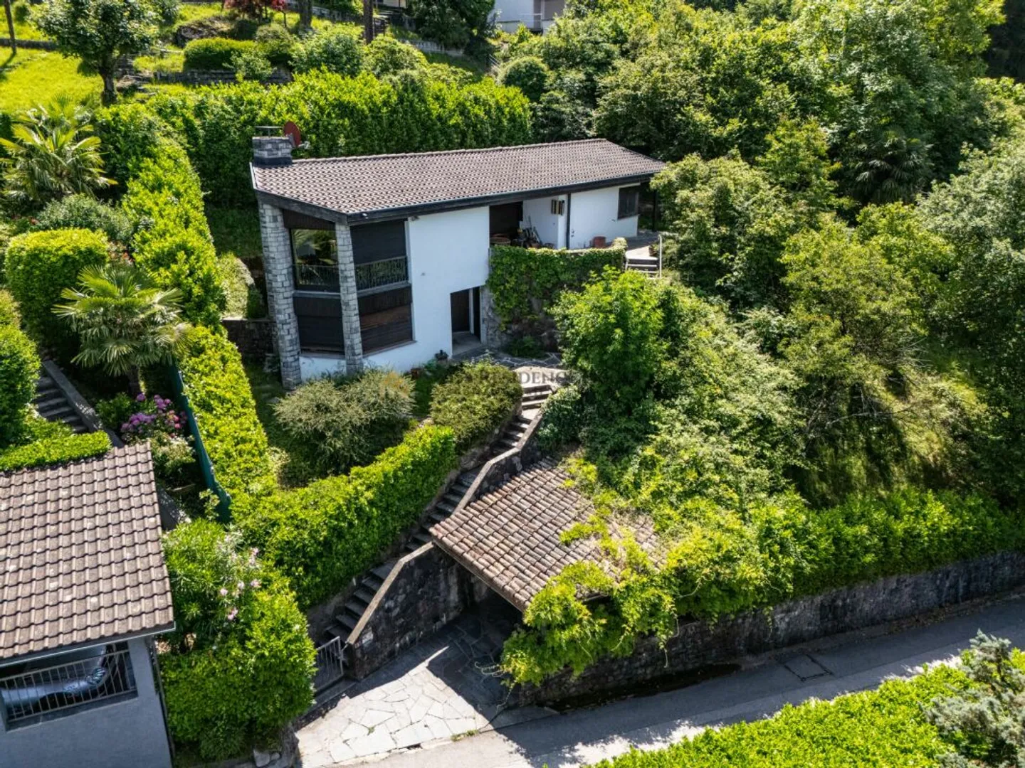 Living in the green with a beautiful dream view in Arogno - Photo 1 of 13