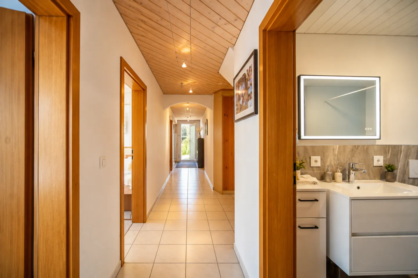 Geräumiges Einfamilienhaus mit Sauna - Foto 5 von 13