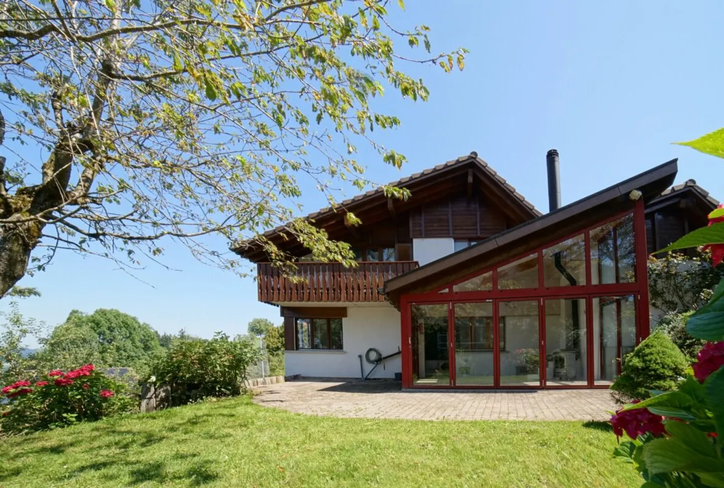 7.5 Room House in a Quiet Cul-de-Sac with a View - Photo 1 of 13