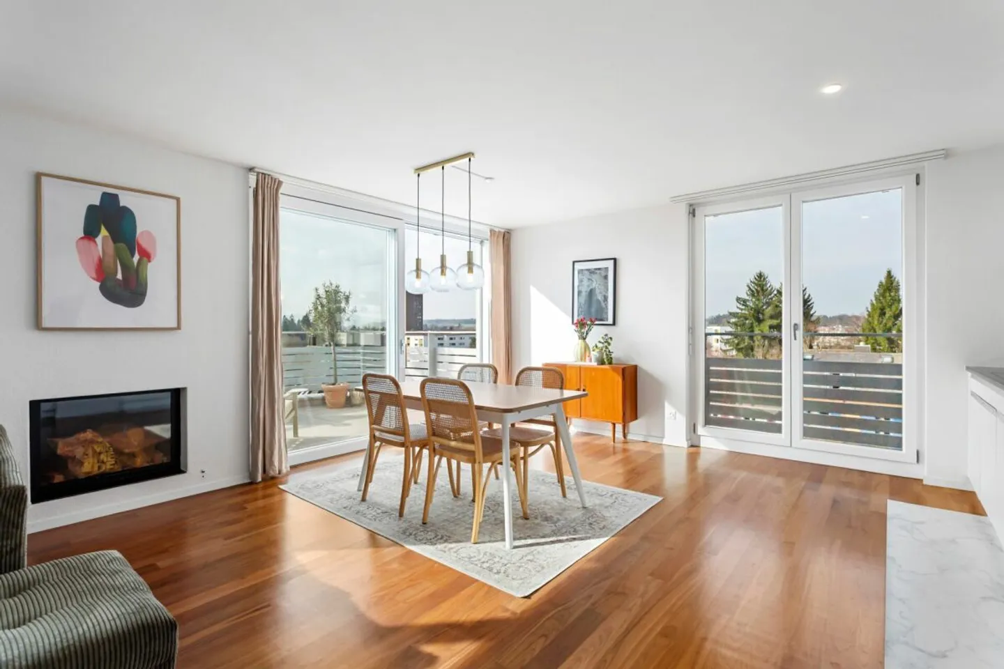 Elegante Attikawohnung an sonniger Hanglage in Zürich-Seebach - Photo 2 of 9