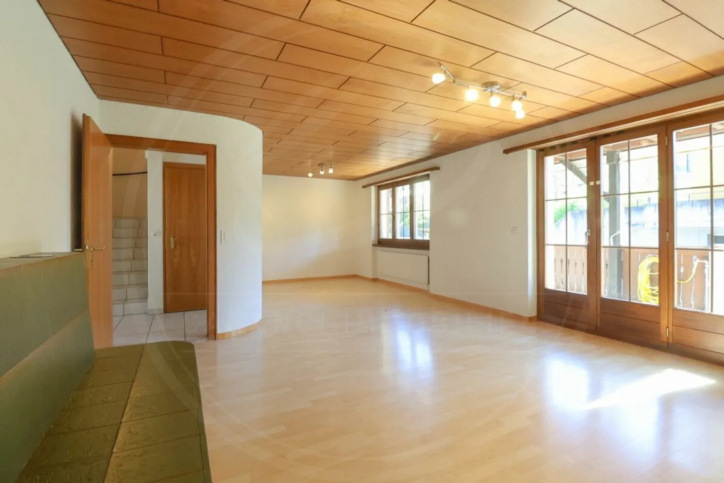 Charmantes 6½-Zimmer-Haus mit viel Platz und rustikalem Flair in Wohlenschwil - Photo 7 of 13