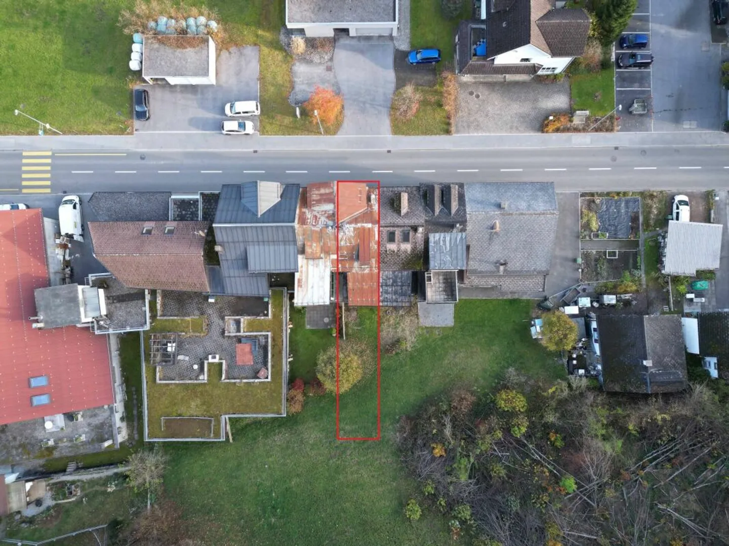 Incantevole casa a schiera con ampio giardino in posizione centrale e soleggiata a Luchsingen GL - Foto 3 di 13