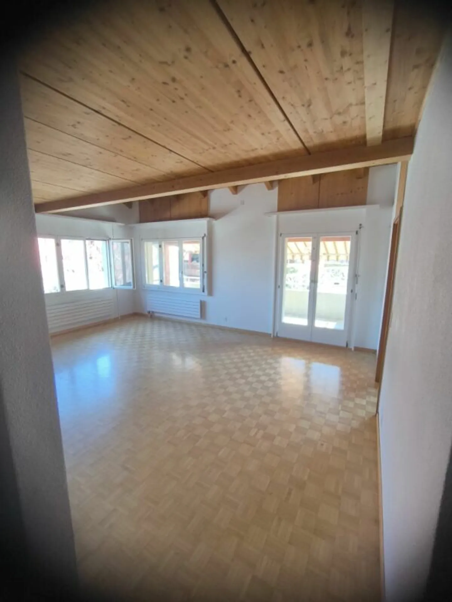 Ampio appartamento di 4,5 locali con galleria aggiuntiva - Foto 5 di 13