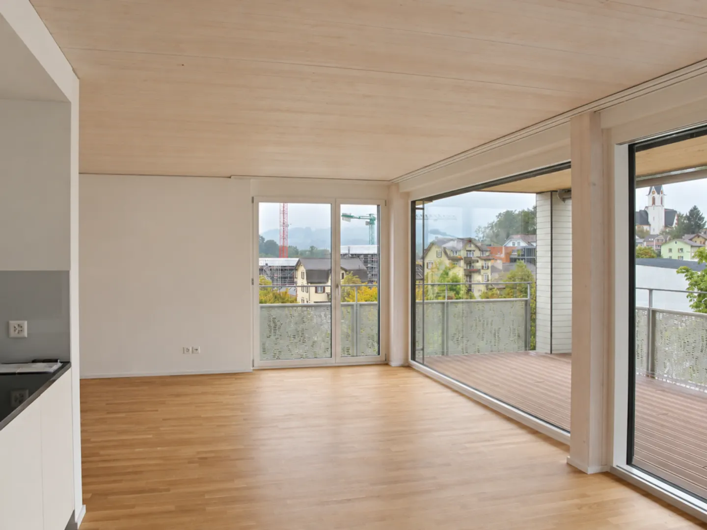 Modern apartment with breathtaking views - Photo 4 of 12