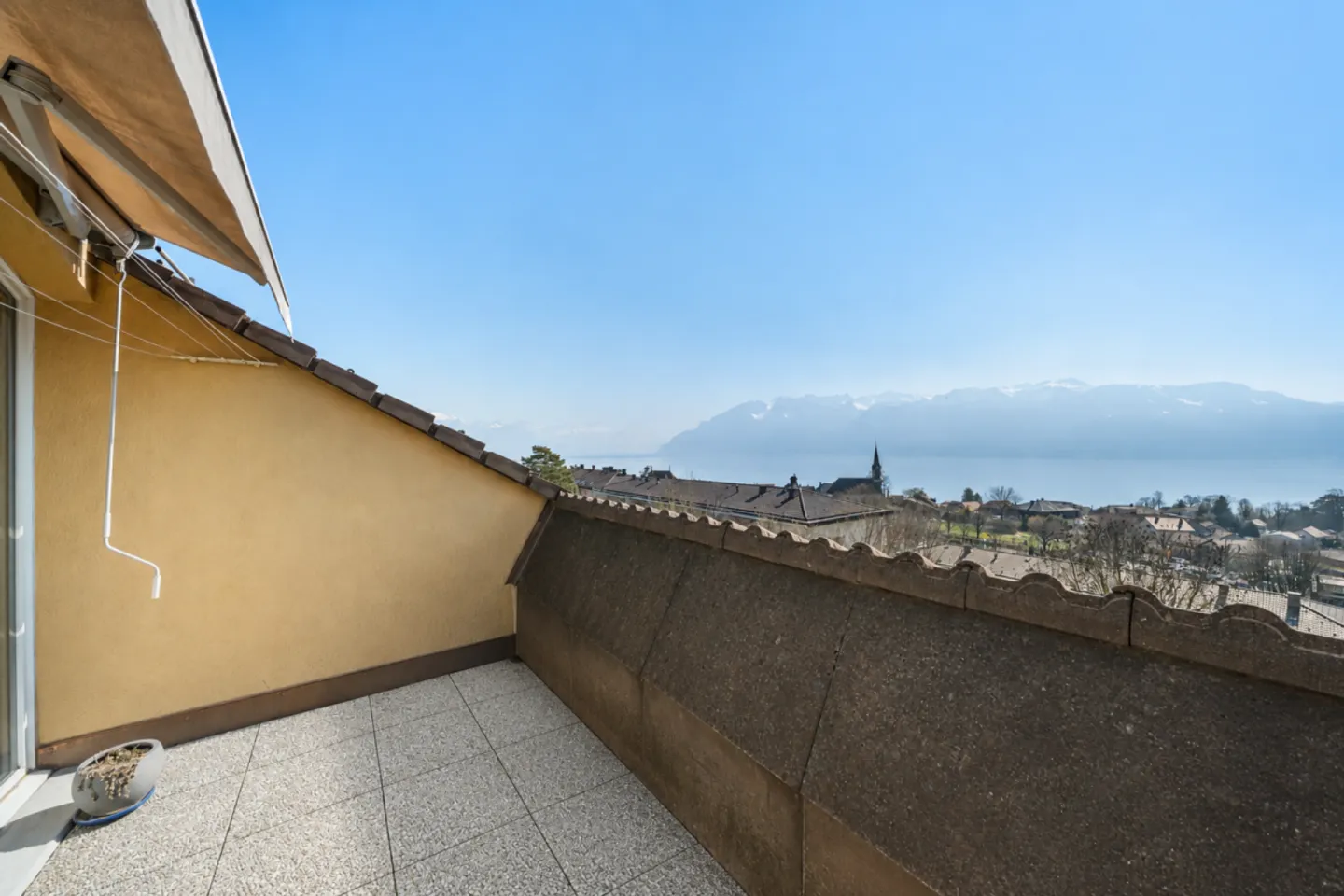 Appartement de 3,5 pièces avec une magnifique vue sur le lac et les montagnes ! - Foto 1 di 10
