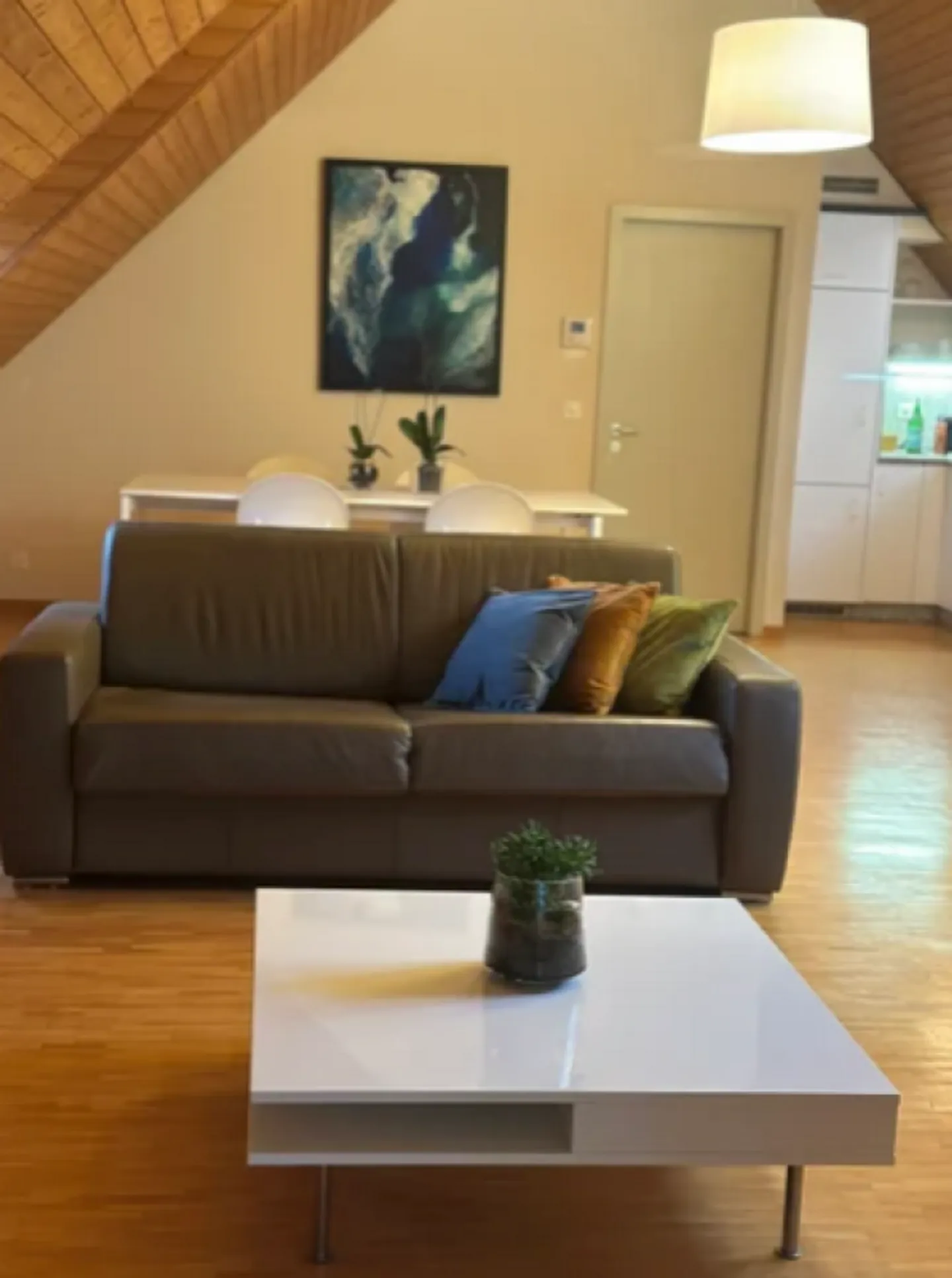 2.5 rooms in the city center of Neuchâtel - Photo 2 of 6