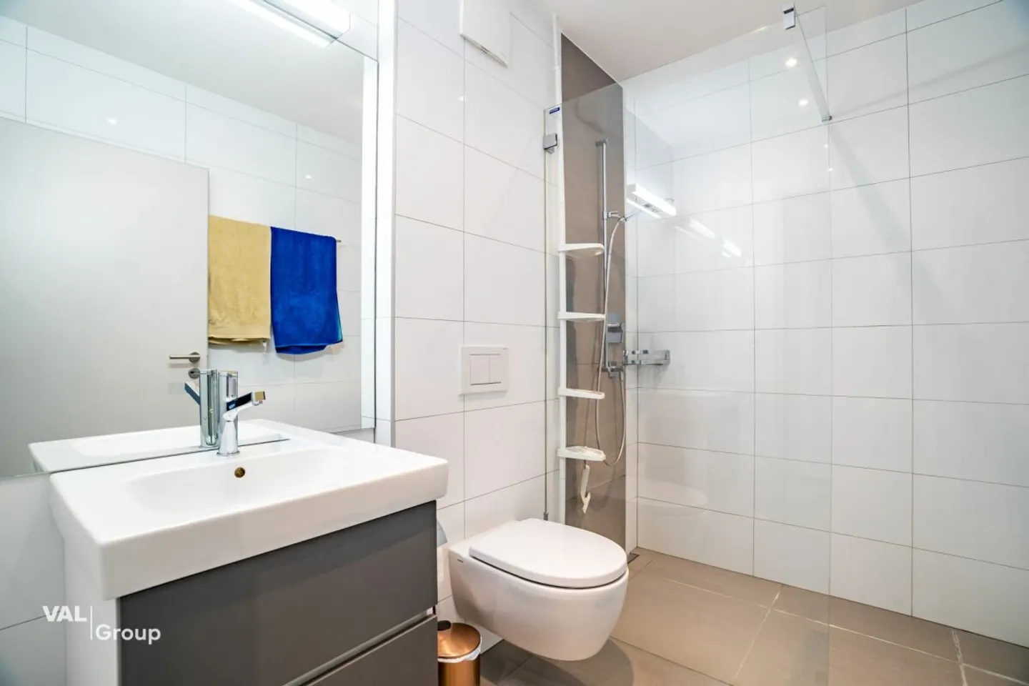 Appartamento moderno di 3,5 locali con balcone eccezionalmente grande e comfort abitativo di alto livello - Foto 9 di 13