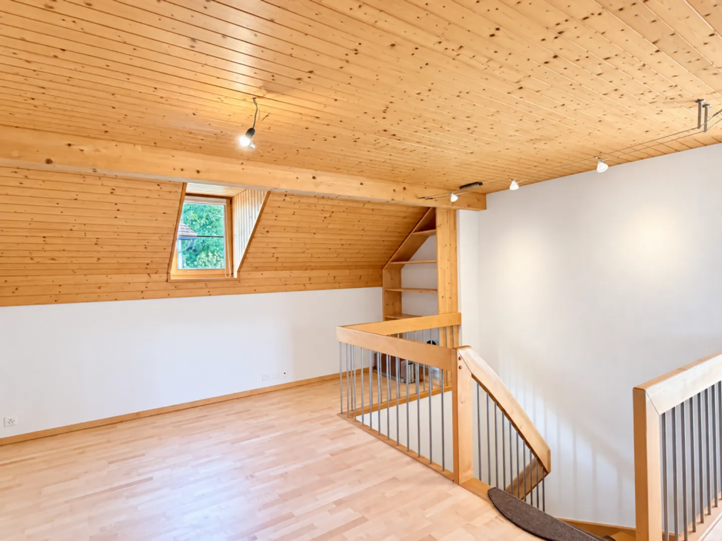 Spacious Maisonette with Terrace - Photo 4 of 10