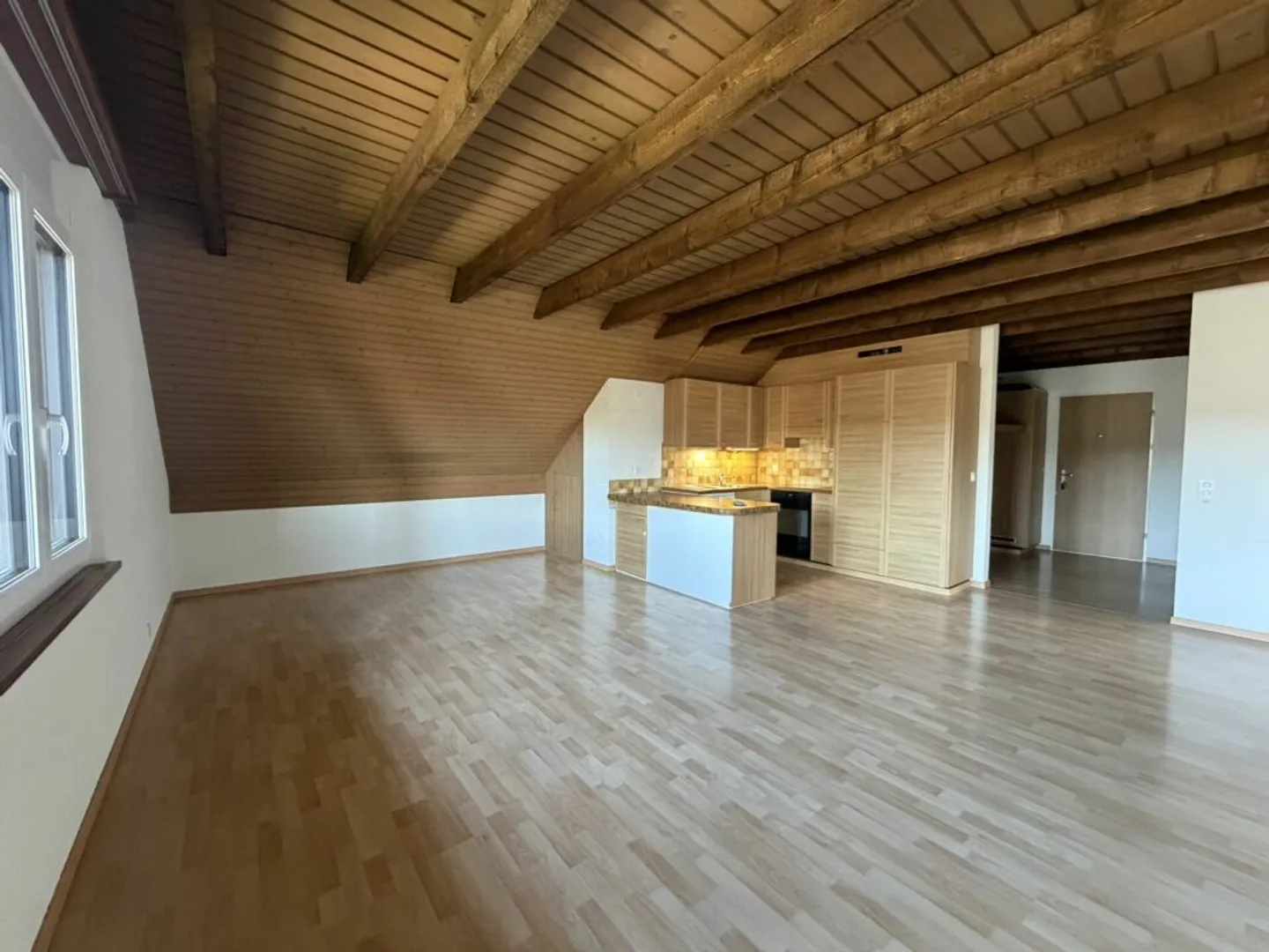 Geräumige 4,5 Zimmer Wohnung - Foto 4 von 13