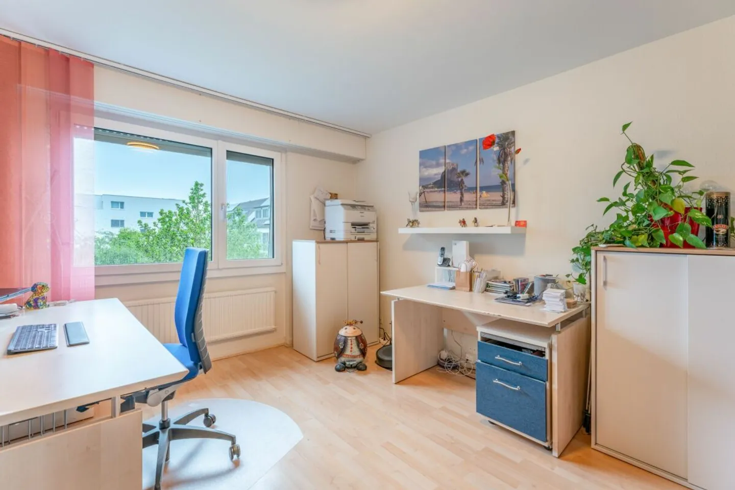 Four spacious rooms at a great price! - Photo 4 of 5