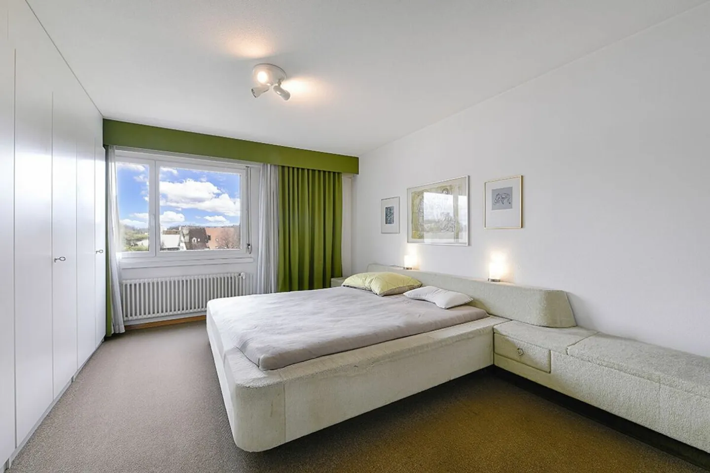 4.5 Room Penthouse Apartment in a Quiet Location with Distant Views - Photo 6 of 10