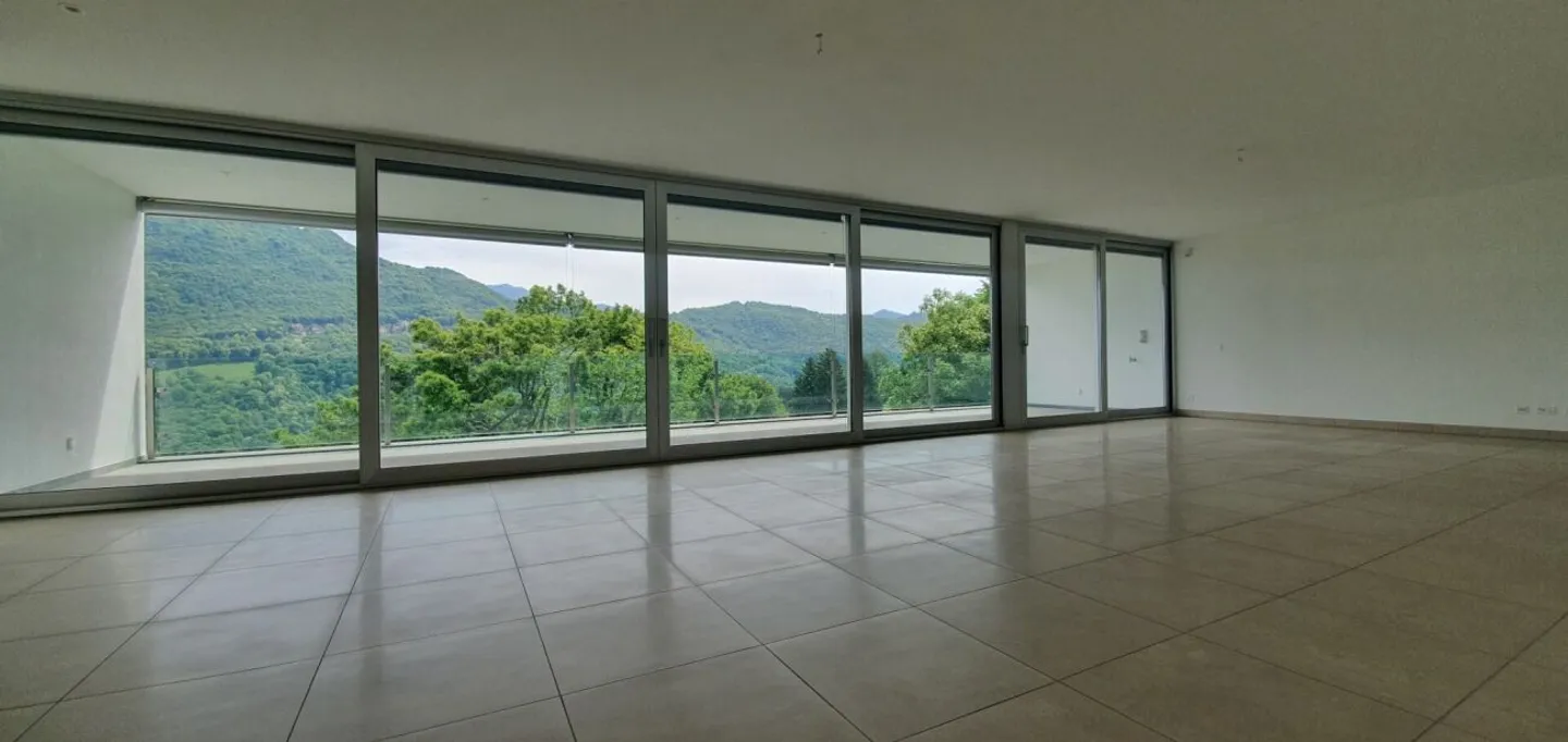 Stupendo e ampio attico con vista sul Lago di Lugano - Foto 3 di 13