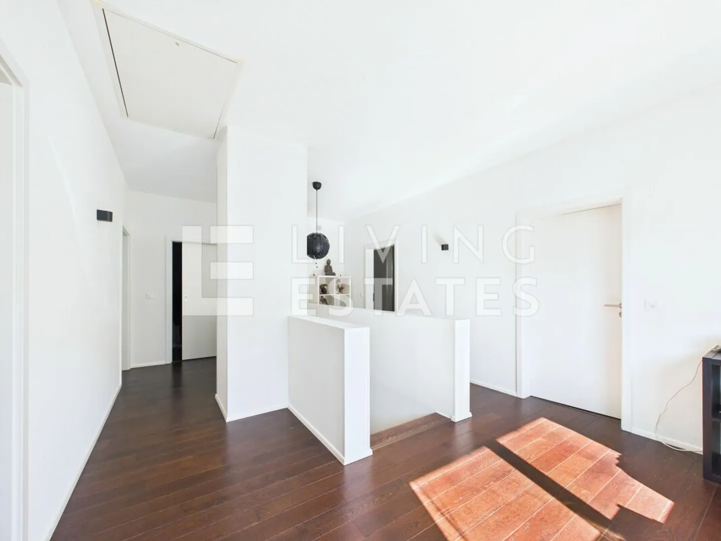 Casa familiare moderna con giardino - Foto 11 di 13