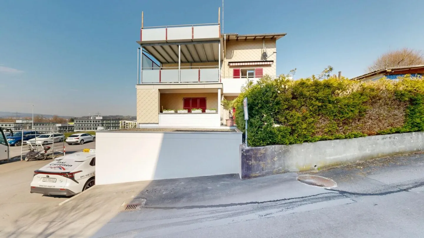 Casa plurifamiliare con rendimenti stabili e stato continuamente rinnovato - Foto 2 di 13