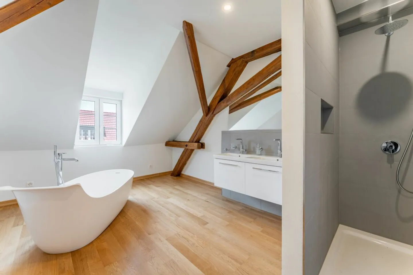 Casa familiare con appartamento separato - Foto 8 di 11