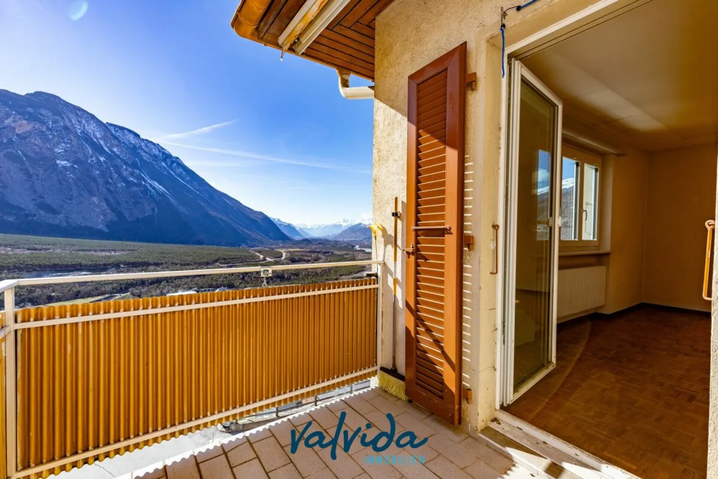 Loge over Leuk City - 5.5 rooms with spectacular distant view - Photo 2 of 13