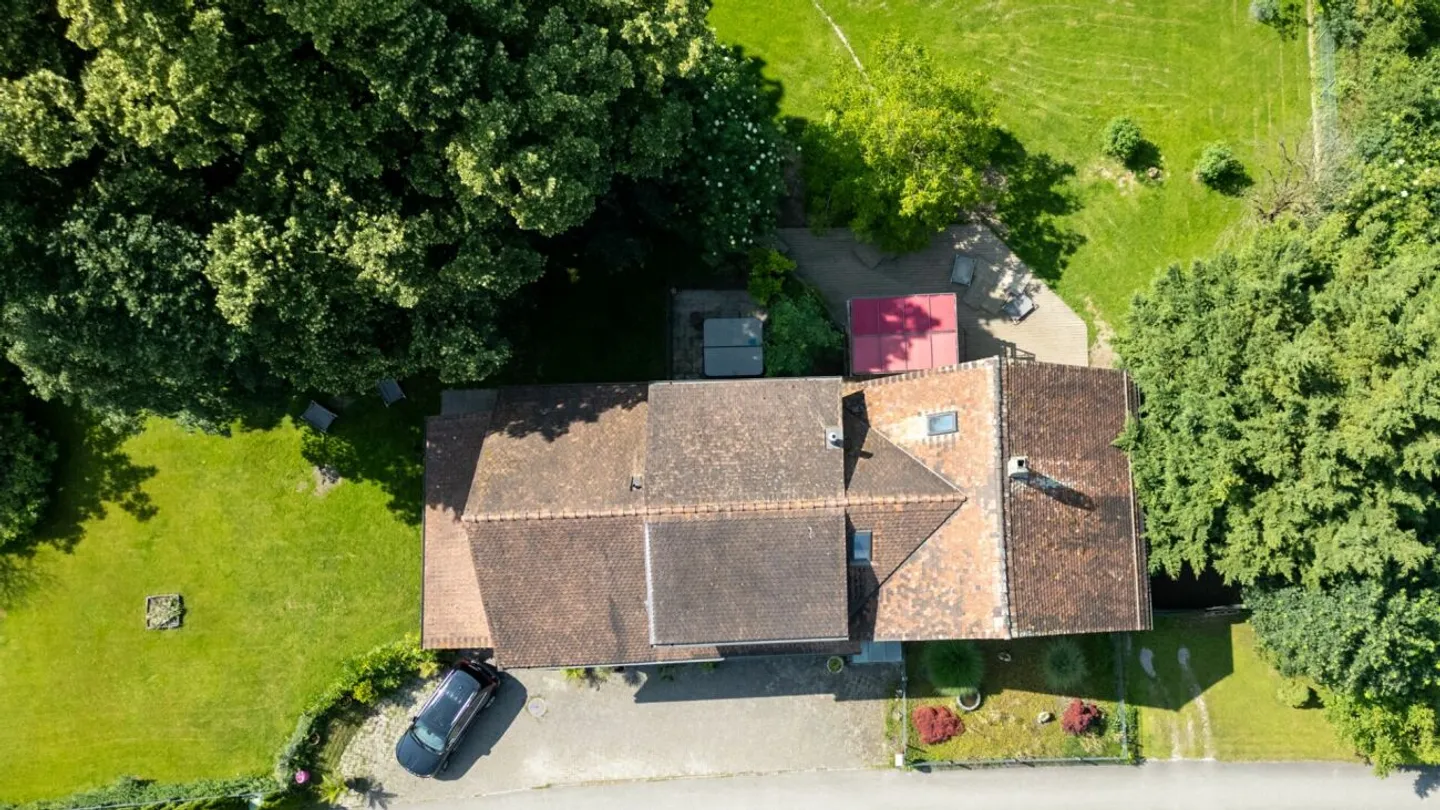 Unique 6.5-Room Country House with Apartment and Commercial Spaces - Photo 11 of 13